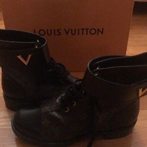 Size 11 woman’s footwear